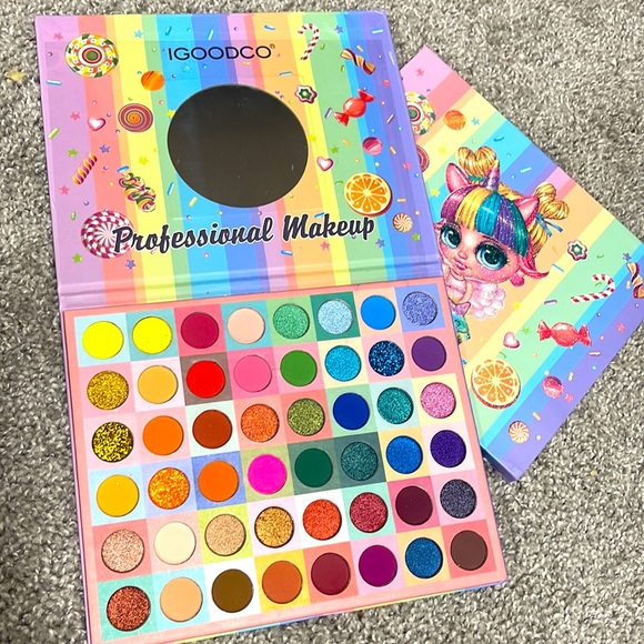 Eye Shadow Palette 48 Colors Matte
Glitter High Quality Pigmented - Picture 3 of 3